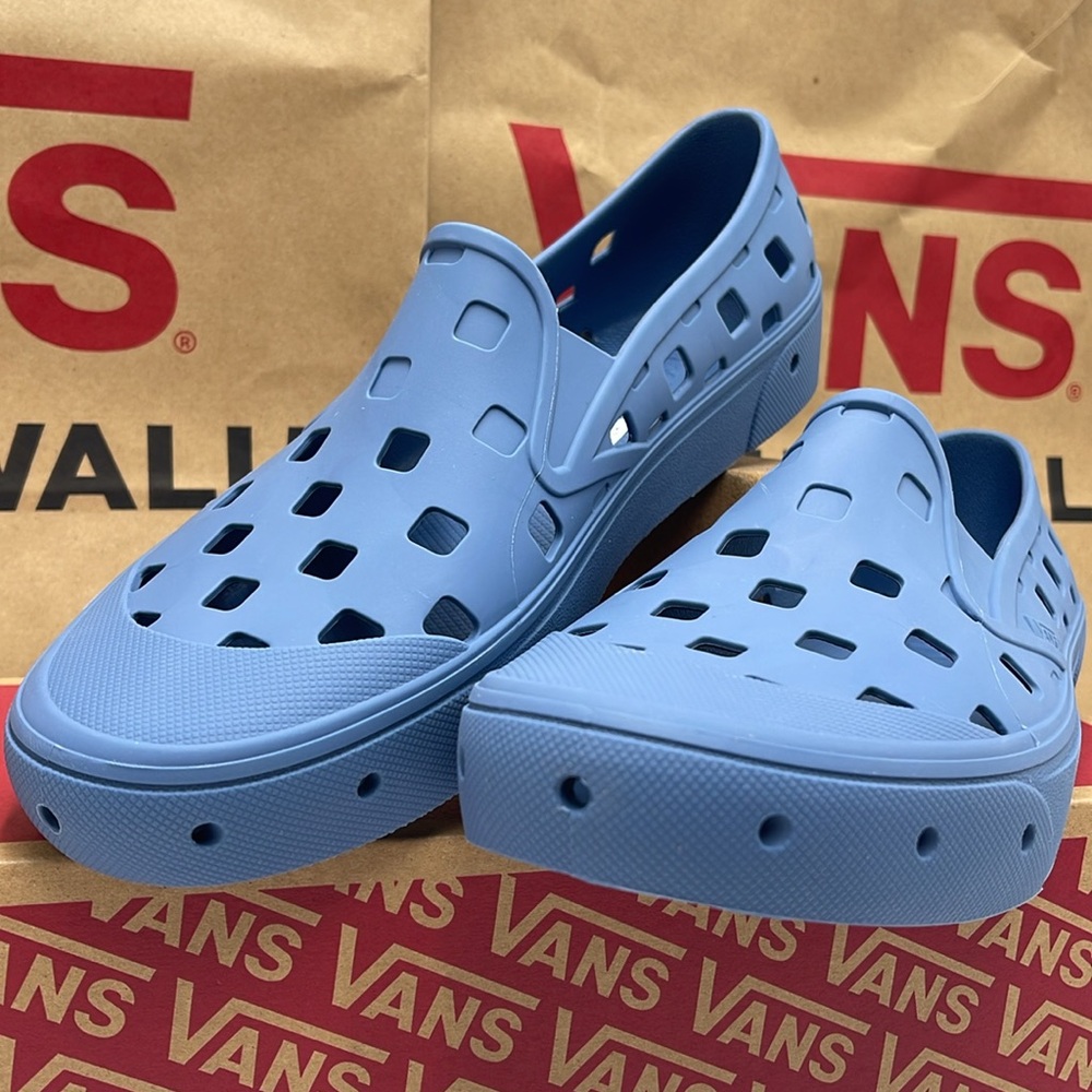Vans Men’s Slip-On Trk Captains Blue 
VN0A5HF8ZR8
Sneakers - Picture 5 of 16